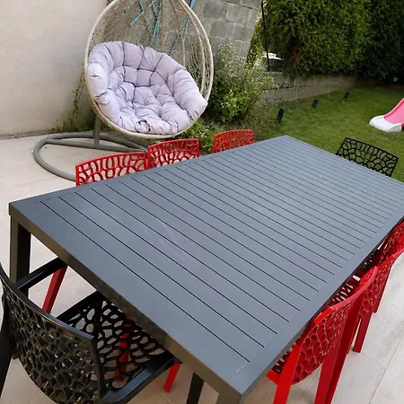 Maison De Charme Avec Jacuzzi Prive