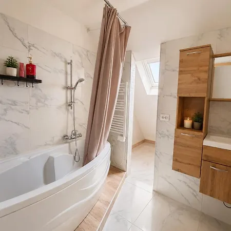 Maison De Charme Avec Jacuzzi Prive Sarcelles